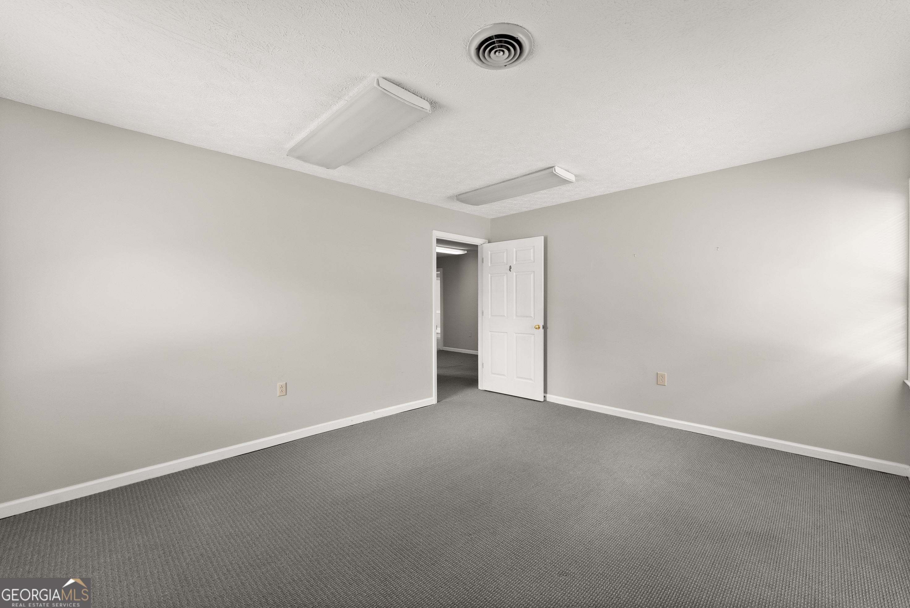 592 North Main Street Cornelia, GA 30531 - Photo 30 of 41 a view of an empty room