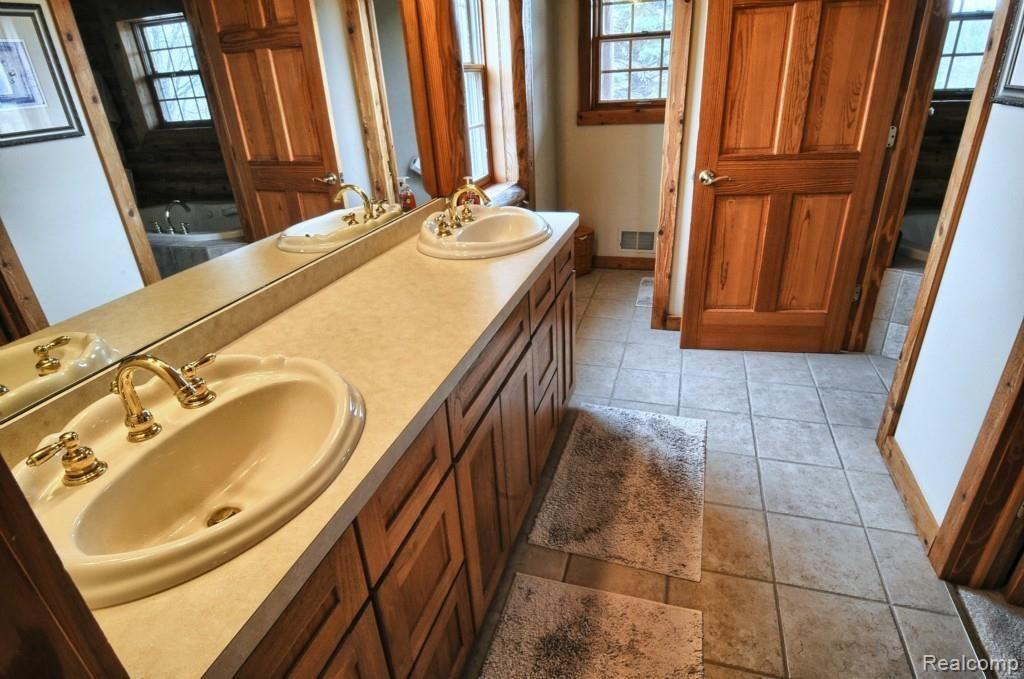 1598 Woodhaven Road Howell, MI 48855 - Photo 19 of 52 Master_Bathroom.jpg