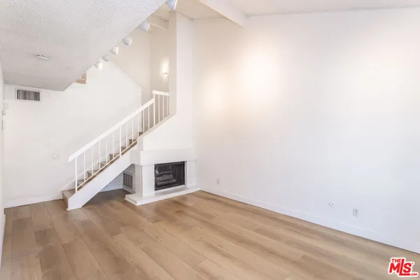 a view of entryway and hall