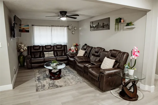 $218,000 | 2702 Prairie Avenue, Pasadena, TX 77506