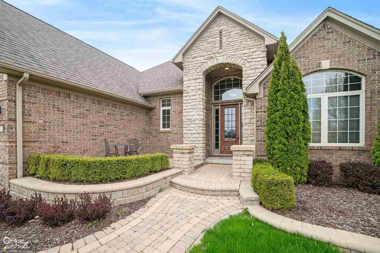 49533 Ishpeming Drive Chesterfield, MI 48047 - Photo 2 of 32