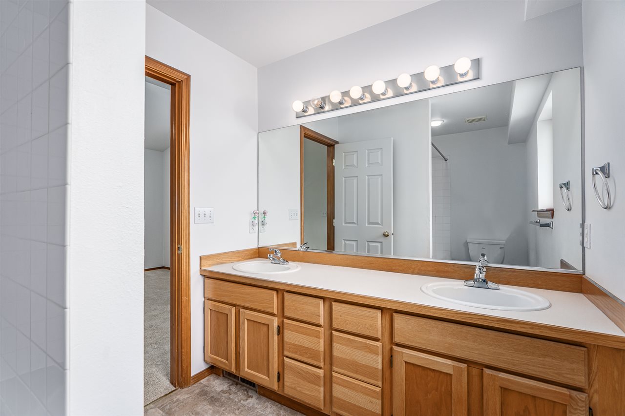 813 East Ballard Road Colbert, WA 99005 - Photo 11 of 36 Gallery Image 11