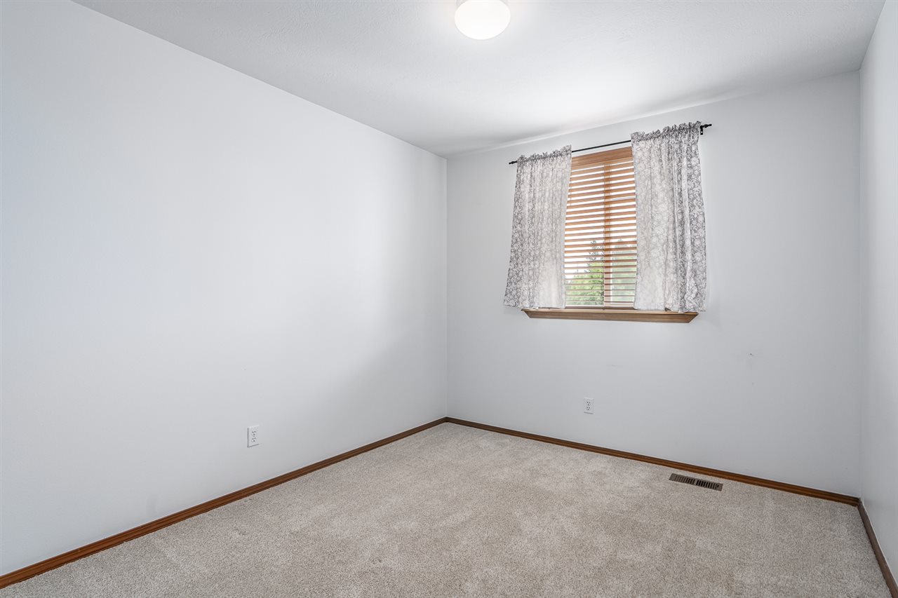 813 East Ballard Road Colbert, WA 99005 - Photo 12 of 36 Gallery Image 12