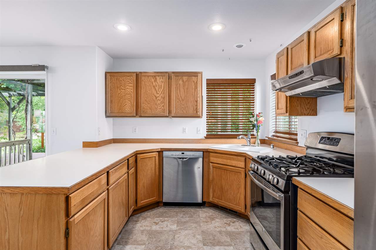 813 East Ballard Road Colbert, WA 99005 - Photo 8 of 36 Gallery Image 8