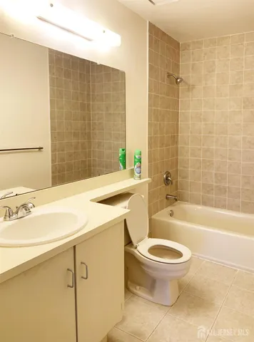 $2,400 | 321 Hampshire Court, Piscataway, NJ 08854