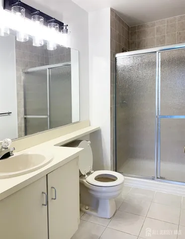 $2,400 | 321 Hampshire Court, Piscataway, NJ 08854