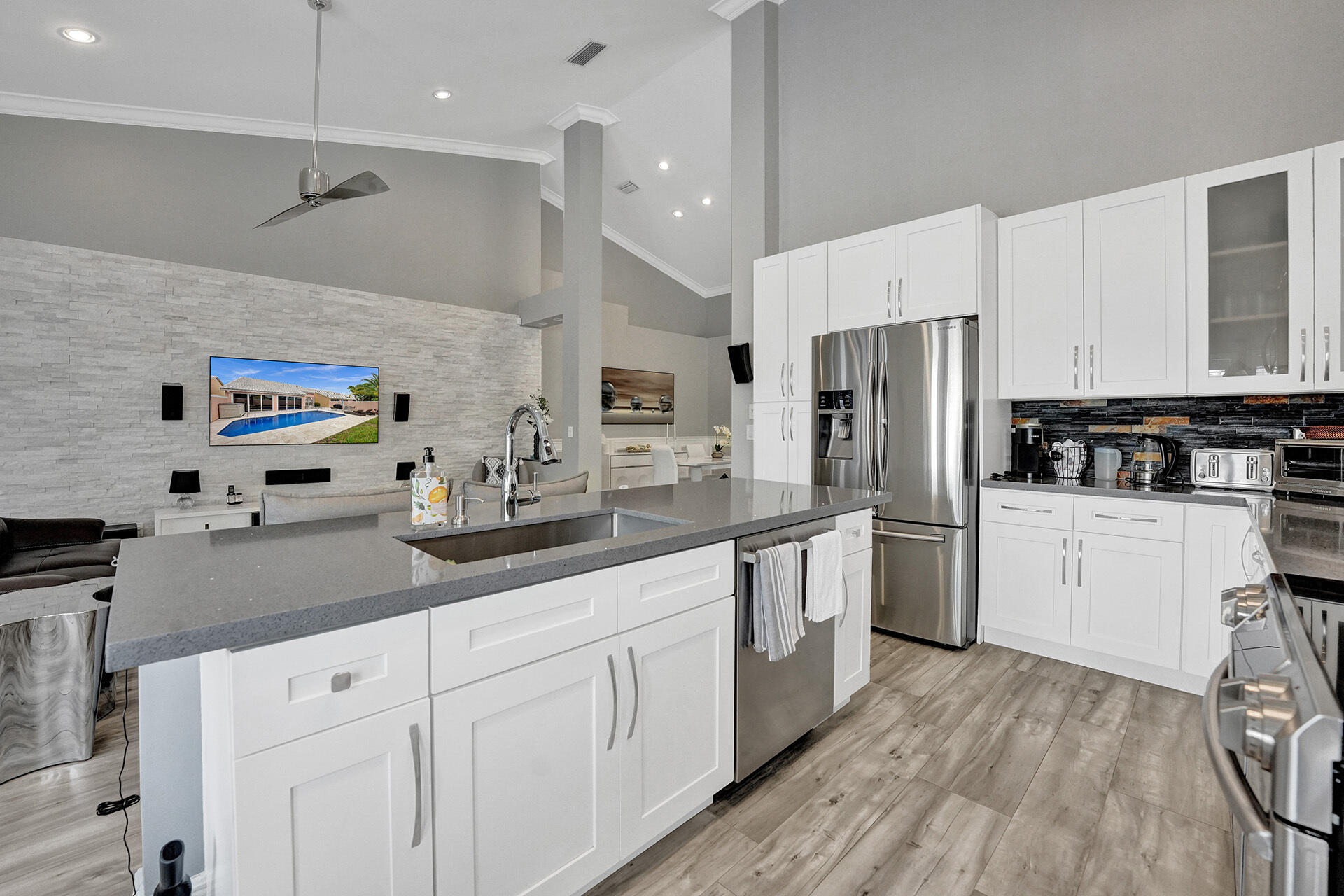 Undisclosed Address Boynton Beach, FL 33472 - Photo 23 of 72 Kitchen