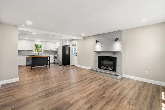 $1,099,000 | 476 Green End Avenue, Middletown, RI 02842