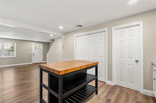 $1,099,000 | 476 Green End Avenue, Middletown, RI 02842