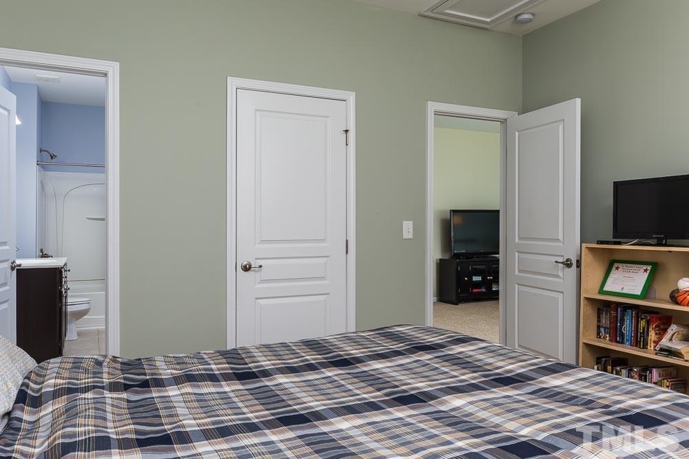10112 Barnhart Way Raleigh, NC 27617 - Photo 15 of 25 Gallery Image 15