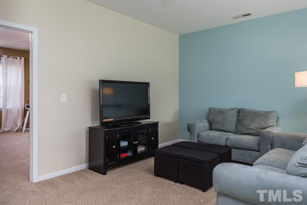 10112 Barnhart Way Raleigh, NC 27617 - Photo 17 of 25 Gallery Image 17