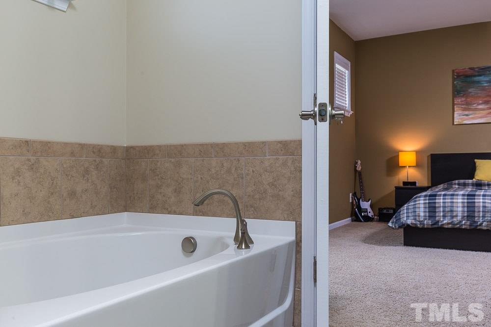 10112 Barnhart Way Raleigh, NC 27617 - Photo 20 of 25 Gallery Image 20