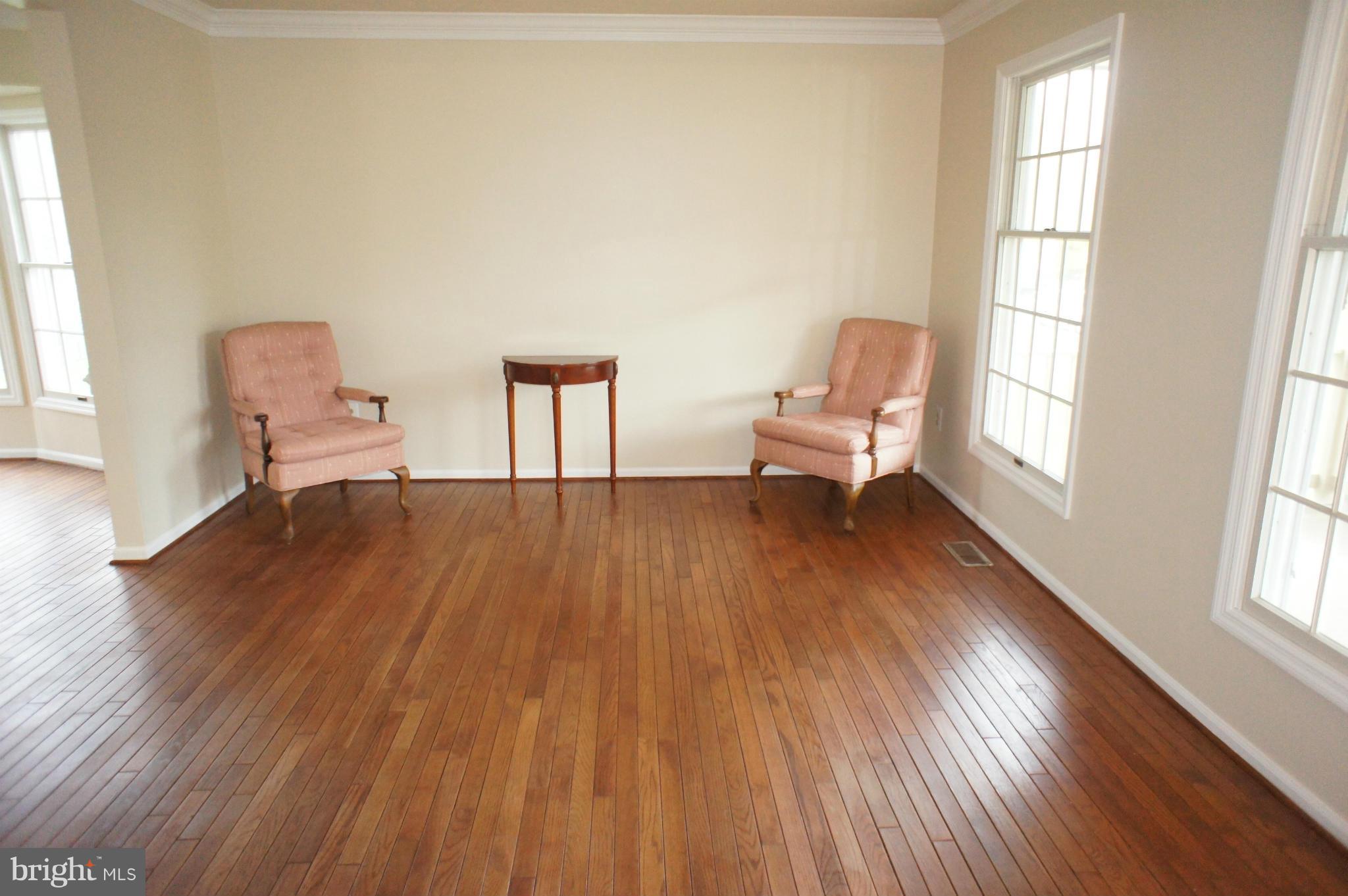1923 Beech Road Sterling, VA 20164 - Photo 3 of 27 Living Room