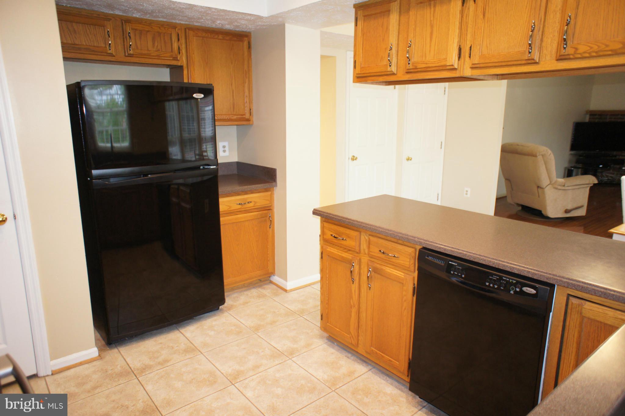 1923 Beech Road Sterling, VA 20164 - Photo 6 of 27 Kitchen 2