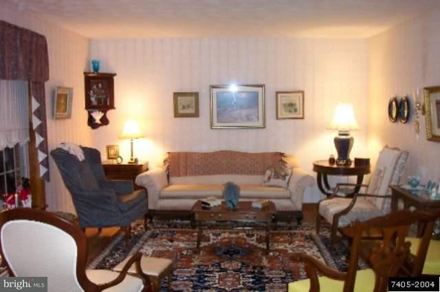 27 Littlestown Road Littlestown, PA 17340 - Photo 2 of 9