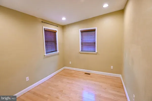 $2,700 | 21 South Chapel Street, Baltimore, MD 21231