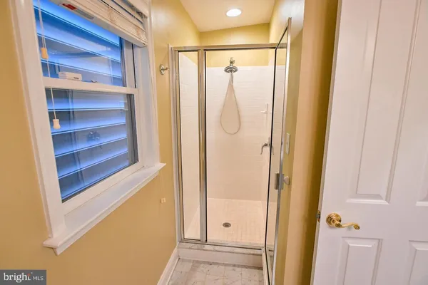 $2,700 | 21 South Chapel Street, Baltimore, MD 21231