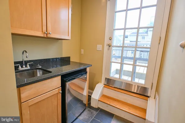 $2,700 | 21 South Chapel Street, Baltimore, MD 21231