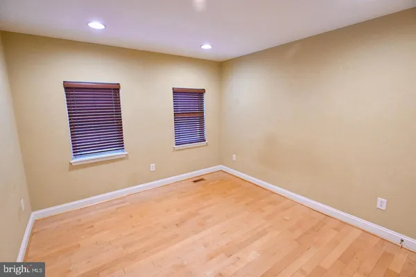 $2,700 | 21 South Chapel Street, Baltimore, MD 21231