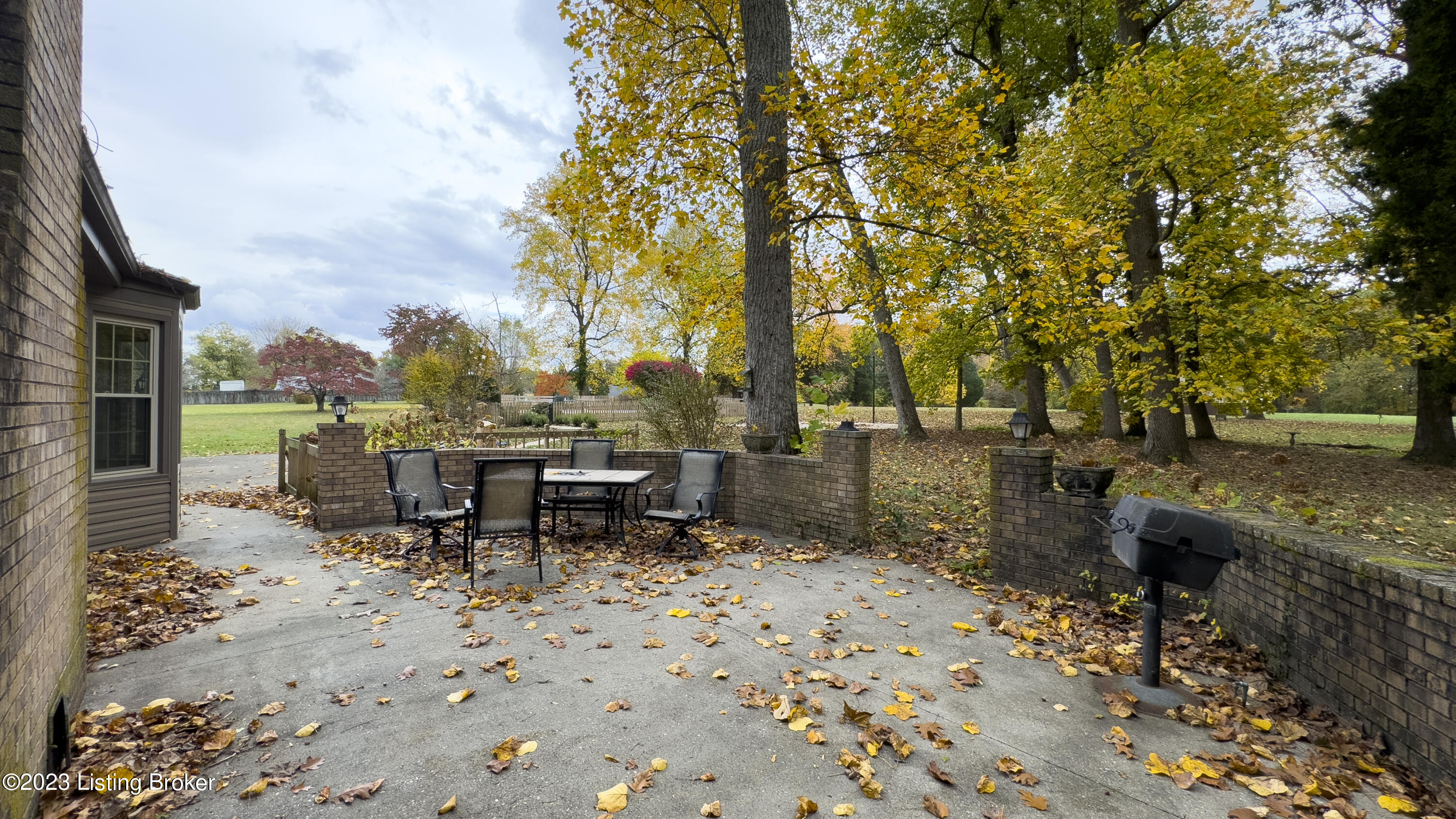 9898 Fairmount Road Louisville, KY 40291 - Photo 39 of 53 Patio