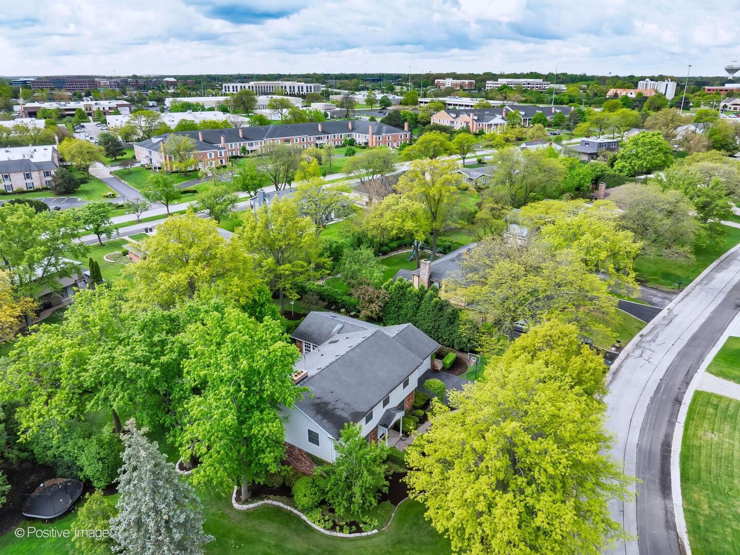 138 Surrey Lane Burr Ridge, IL 60527 - Photo 33 of 37 Gallery Image 33