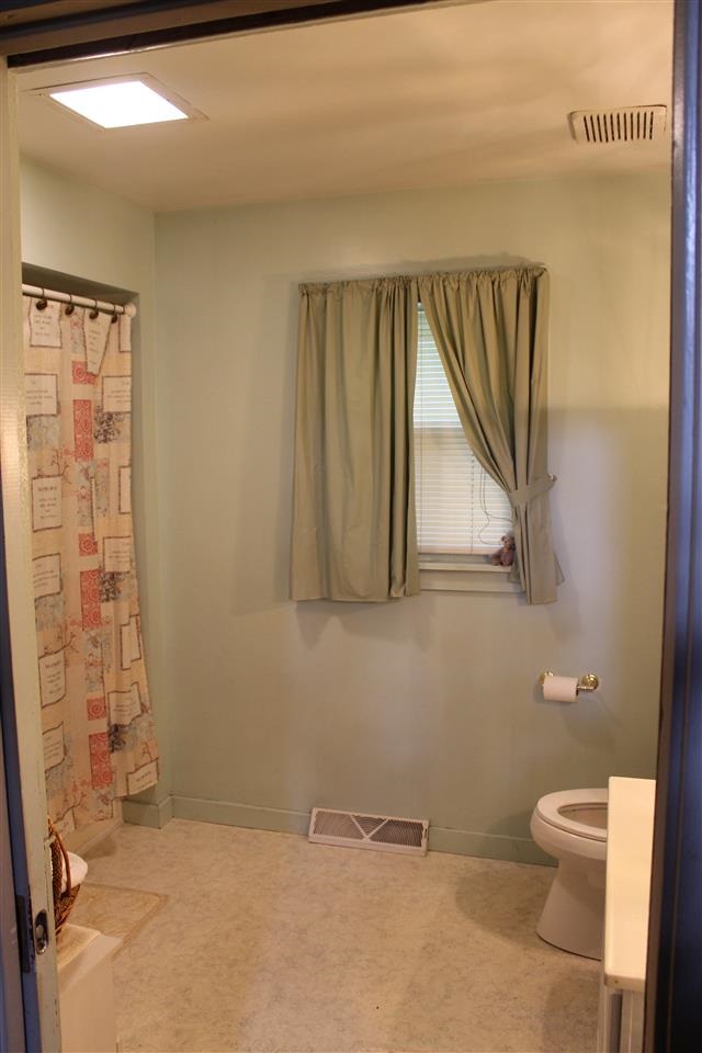 52090 Lilac Road South Bend, IN 46628 - Photo 10 of 16 Gallery Image 10