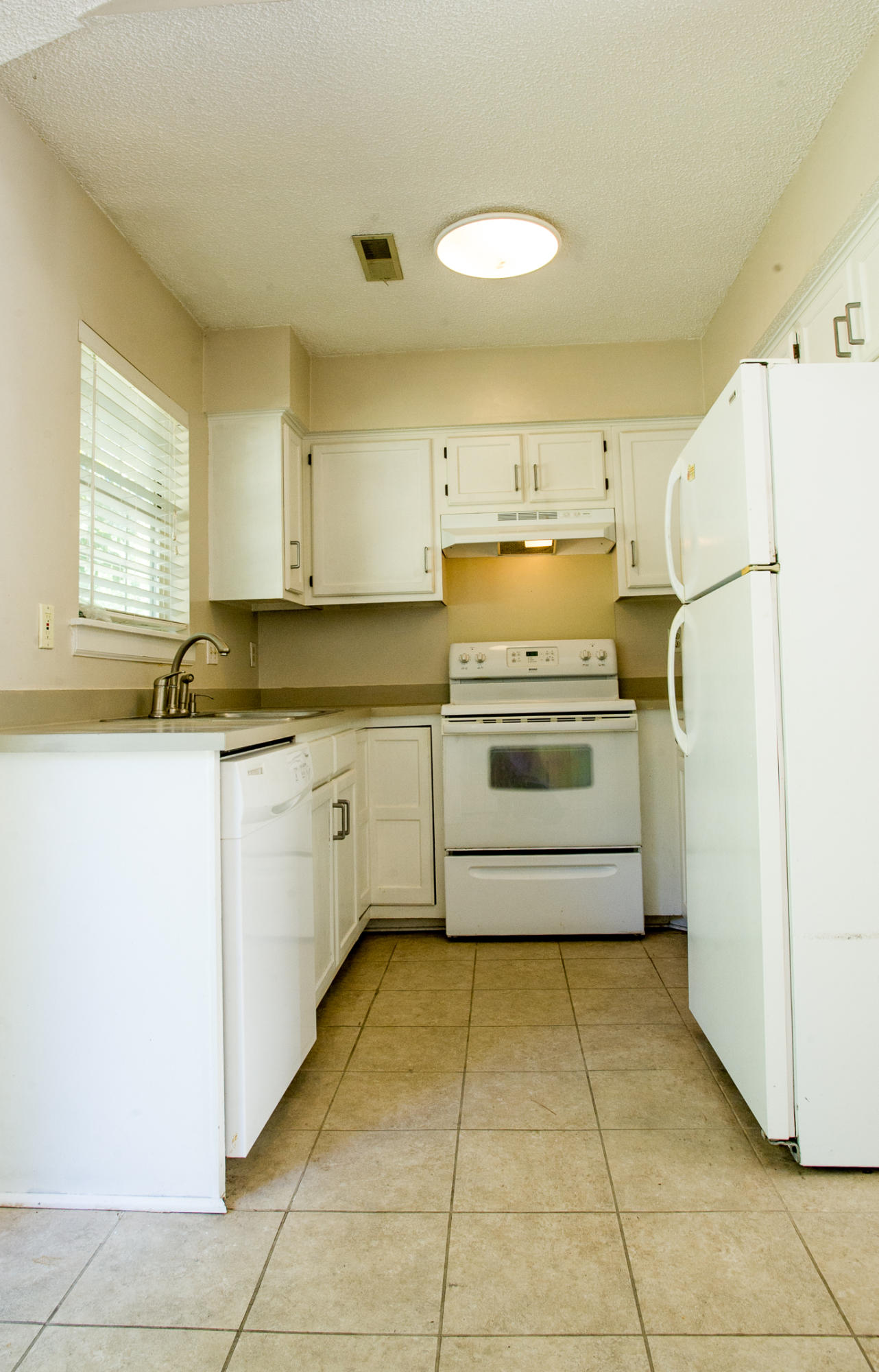 101 Laurel Ridge Road North Charleston, SC 29418 - Photo 17 of 28 STP_3282
