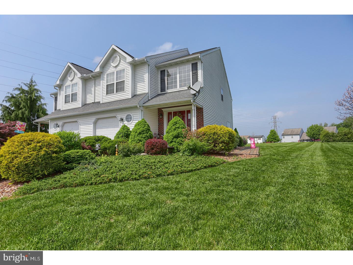 15 Ontario Drive Sinking Spring, PA 19608 - Photo 2 of 25 Gallery Image 2