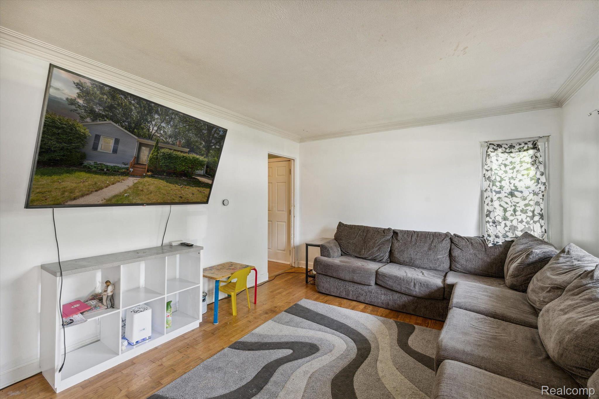 1403 West Rundle Avenue Lansing, MI 48910 - Photo 4 of 20 Gallery Image 4