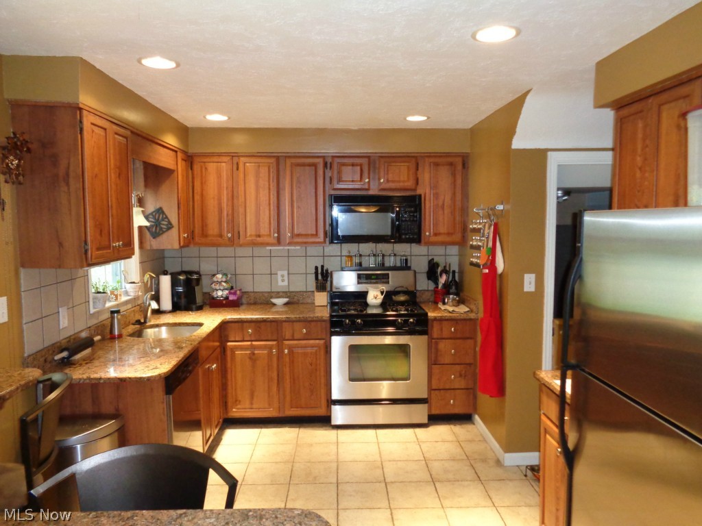 1333 Ford Road Lyndhurst, OH 44124 - Photo 15 of 20