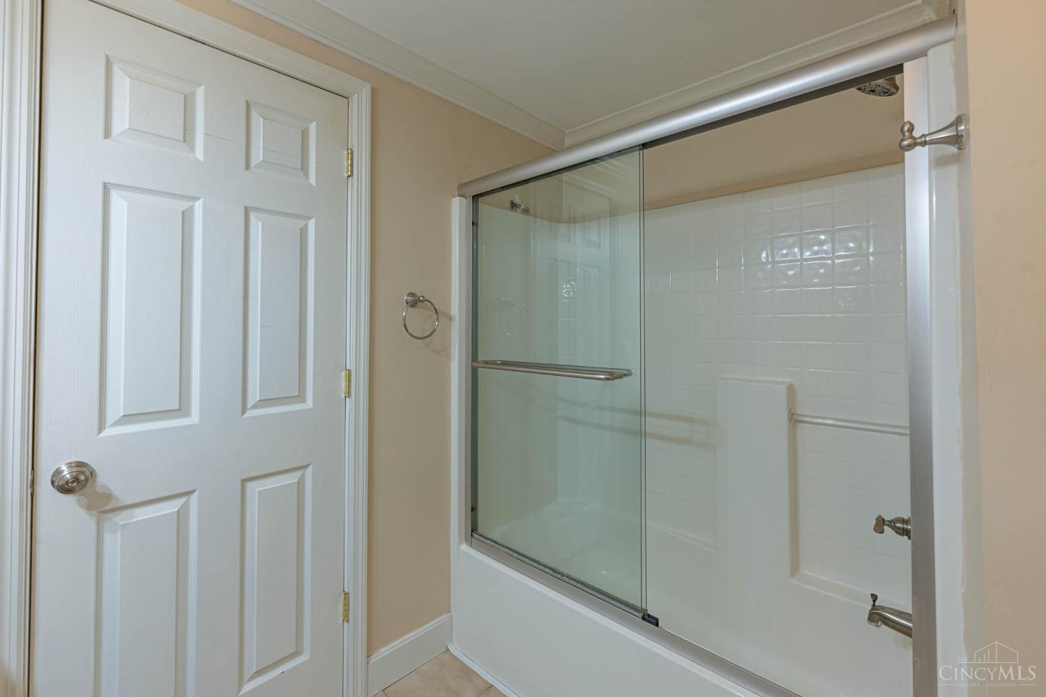 567 Lang Road Cincinnati, OH 45244 - Photo 24 of 35