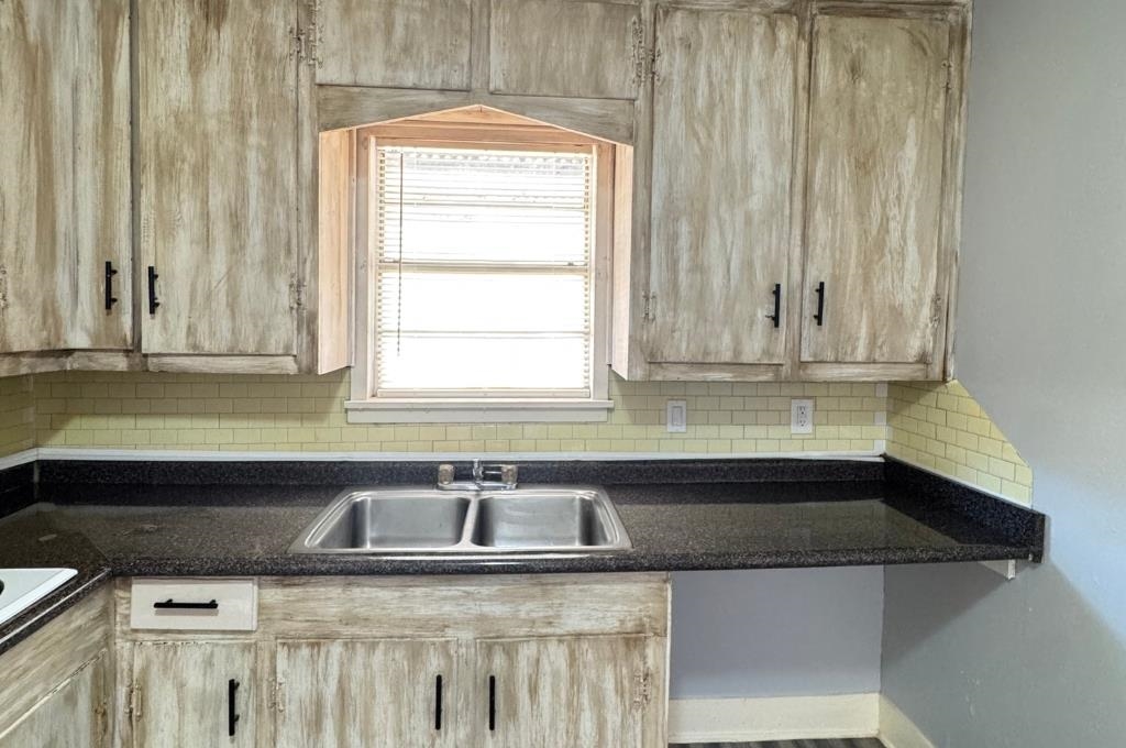 3270 Christopher Street Beaumont, TX 77708 - Photo 11 of 17