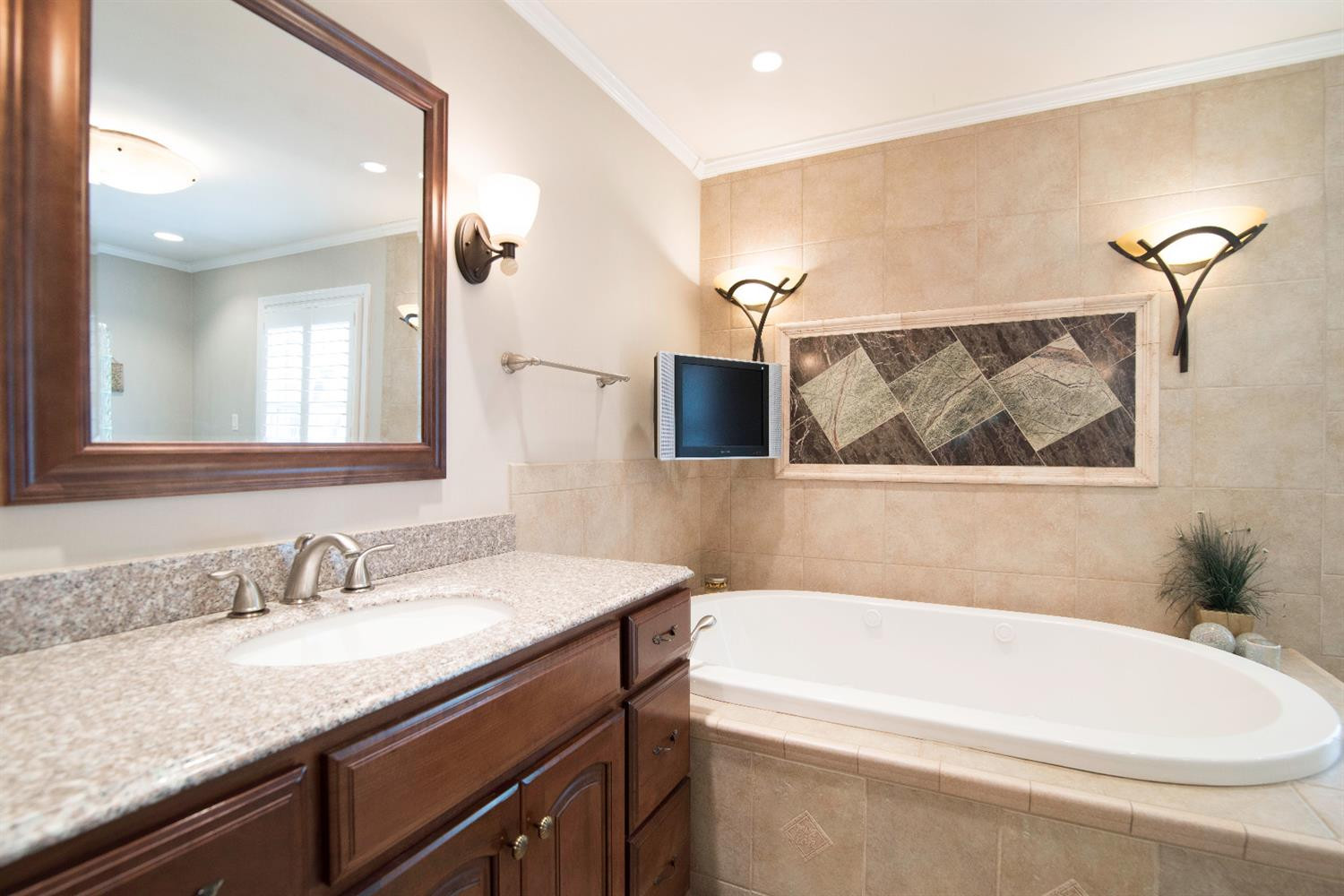 3206 Tates Creek Road Lexington, KY 40502 - Photo 15 of 41 Photo 15