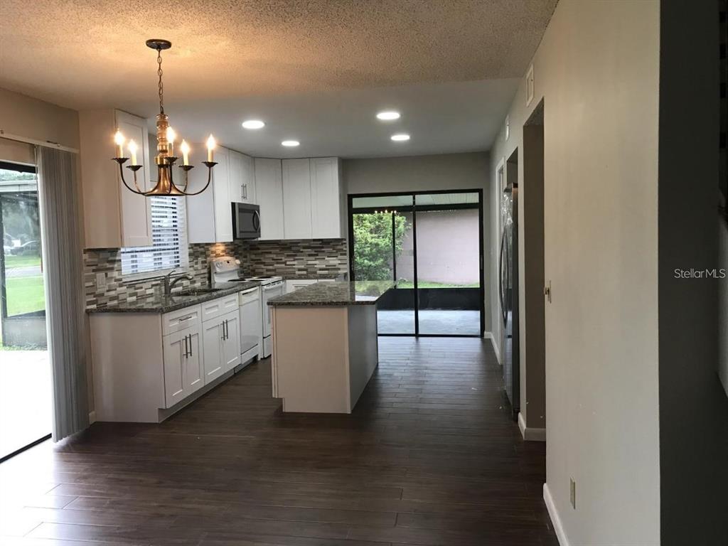 4711 Grove Point Drive Tampa, FL 33624 - Photo 4 of 23 Gallery Image 4