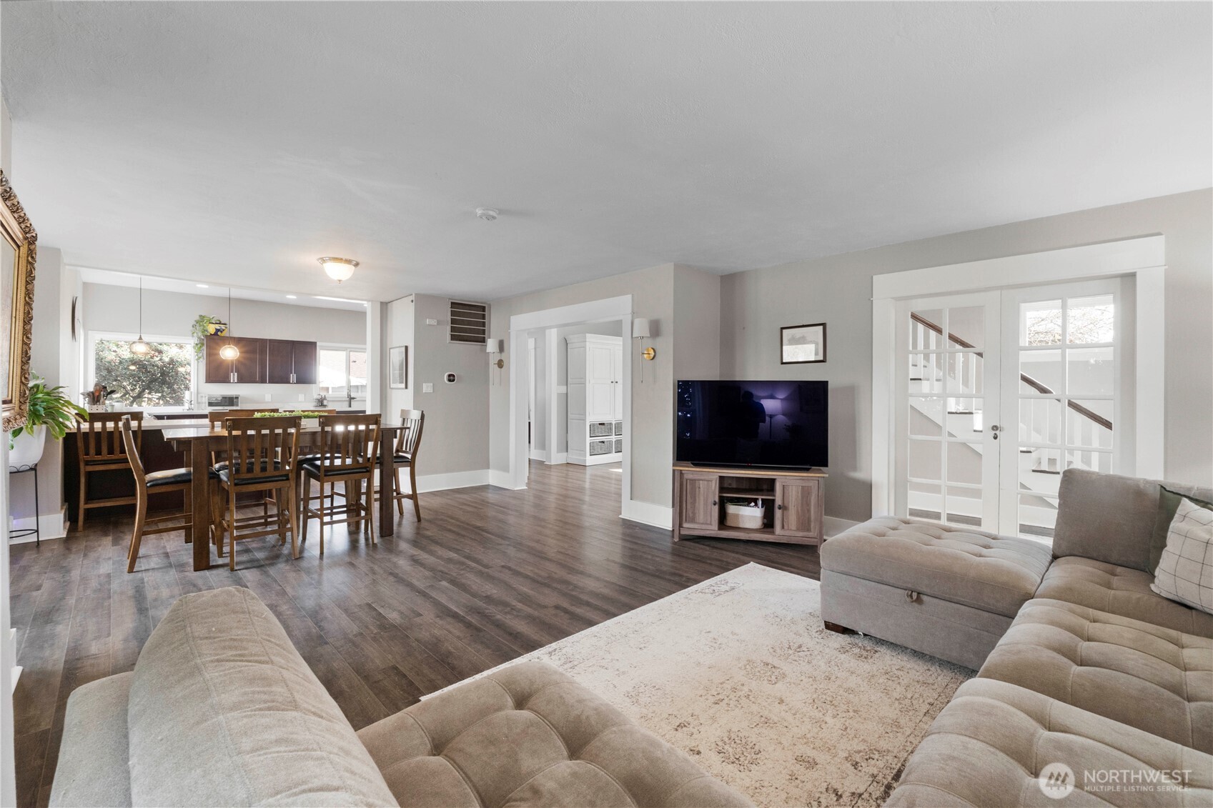 425 Valley Avenue East Sumner, WA 98390 - Photo 6 of 34 a living room with furniture and a flat screen tv