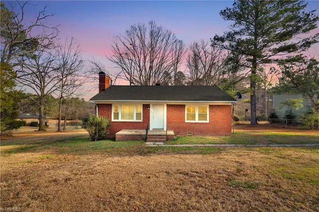 $150,000 | 1052 North Main Street, Troy, NC 27371