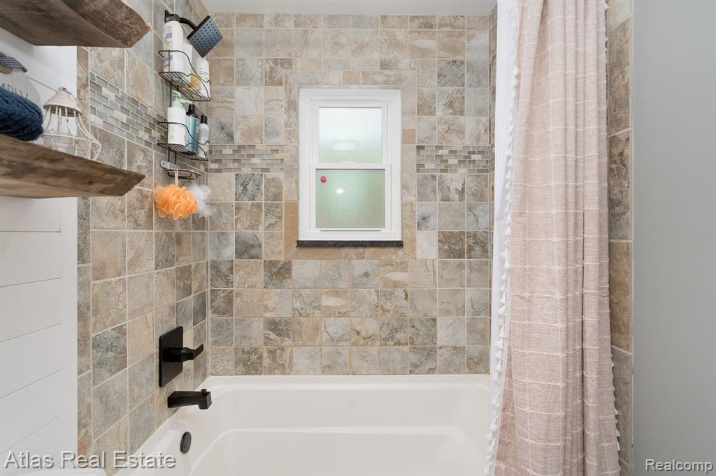 4111 South State Road Davison, MI 48423 - Photo 23 of 43