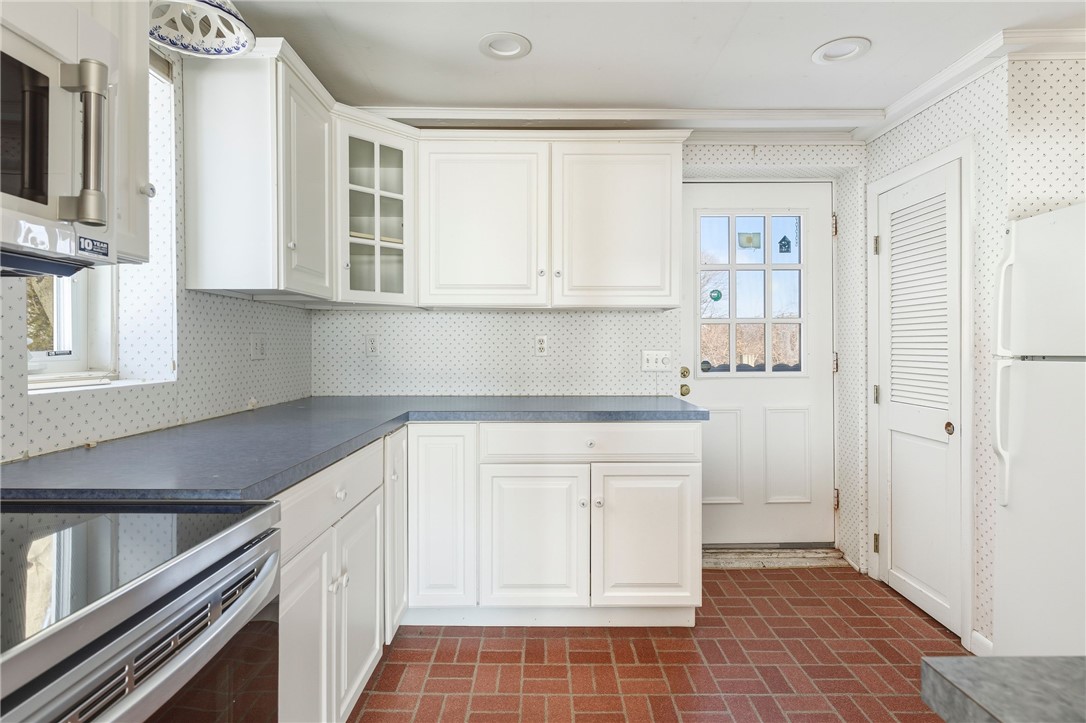 7 Conch Road Narragansett, RI 02882 - Photo 12 of 43