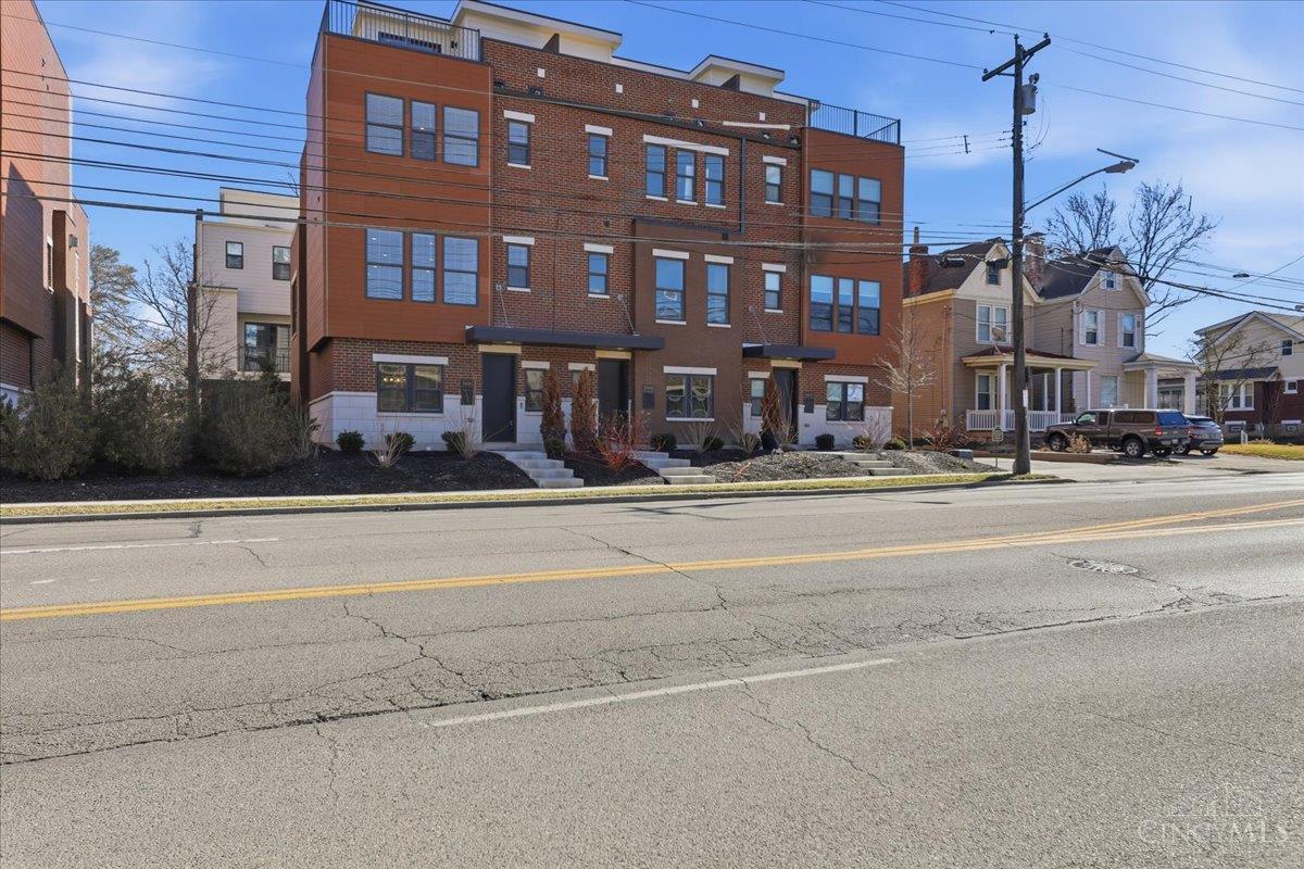 3908 Edwards Road, Unit C Cincinnati, OH 45209 - Photo 3 of 61