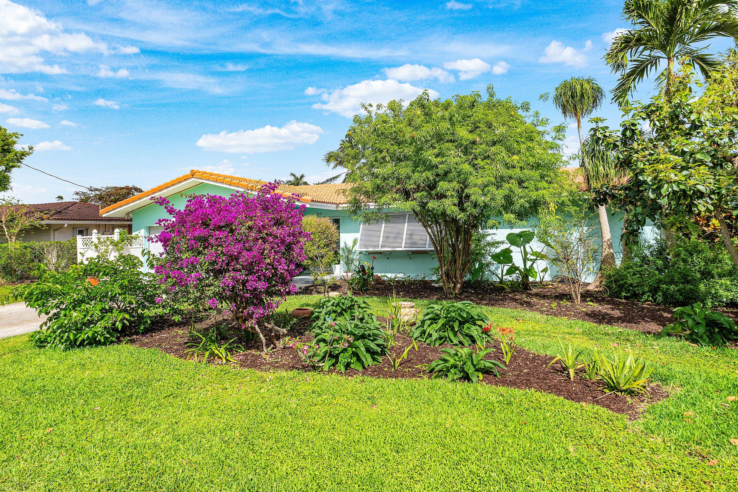 200 Northwest 11th Avenue Boca Raton, FL 33486 - Photo 2 of 32 003-200Northwest11thAvenue-BocaRaton-FL-