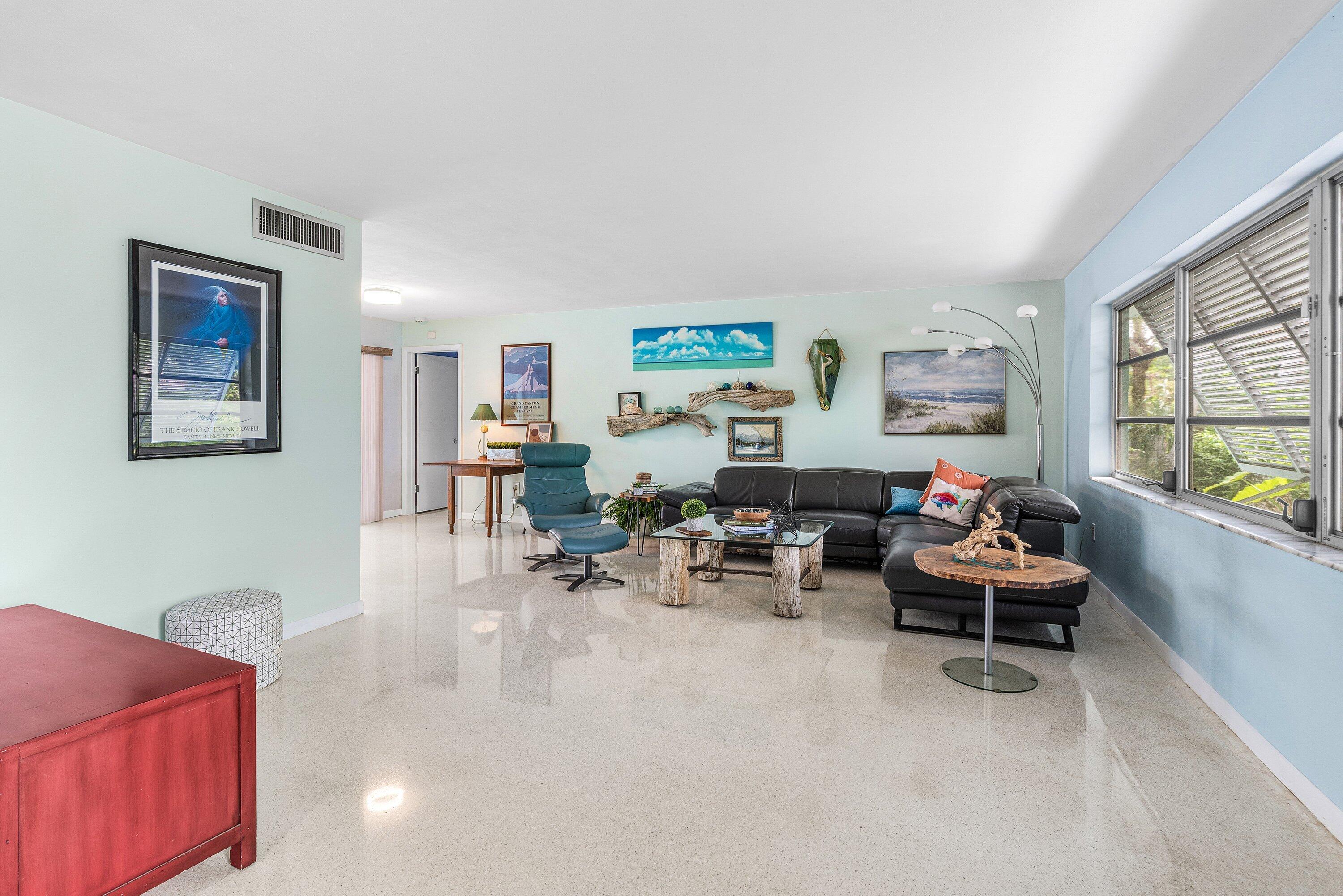 200 Northwest 11th Avenue Boca Raton, FL 33486 - Photo 7 of 32 Living room