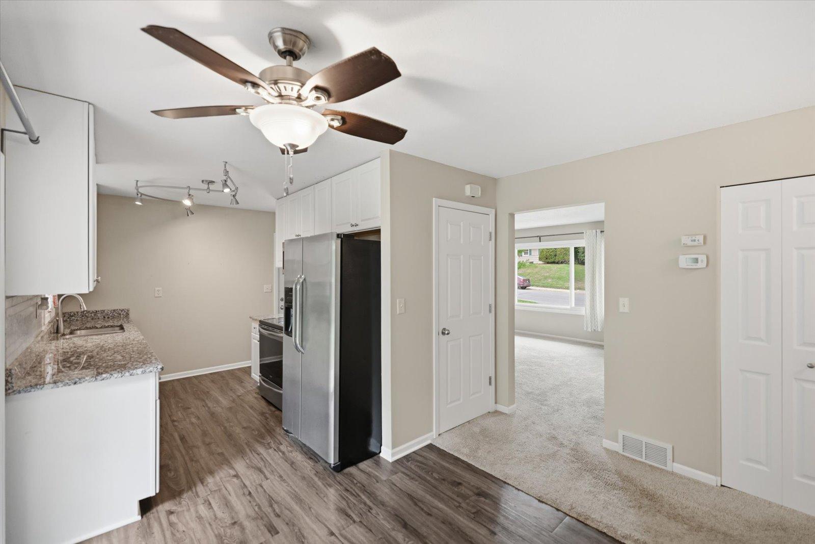 4409 Poplar Bridge Road Bloomington, MN 55437 - Photo 12 of 46 Gallery Image 12