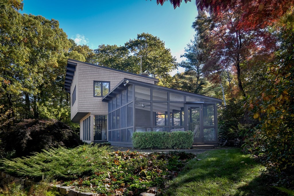 212 Farm Road Sherborn, MA 01770 - Photo 2 of 31 Gallery Image 2