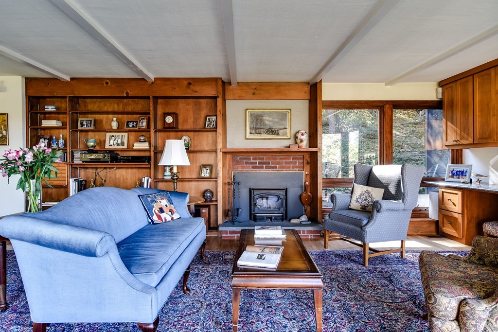 212 Farm Road Sherborn, MA 01770 - Photo 8 of 31 Gallery Image 8