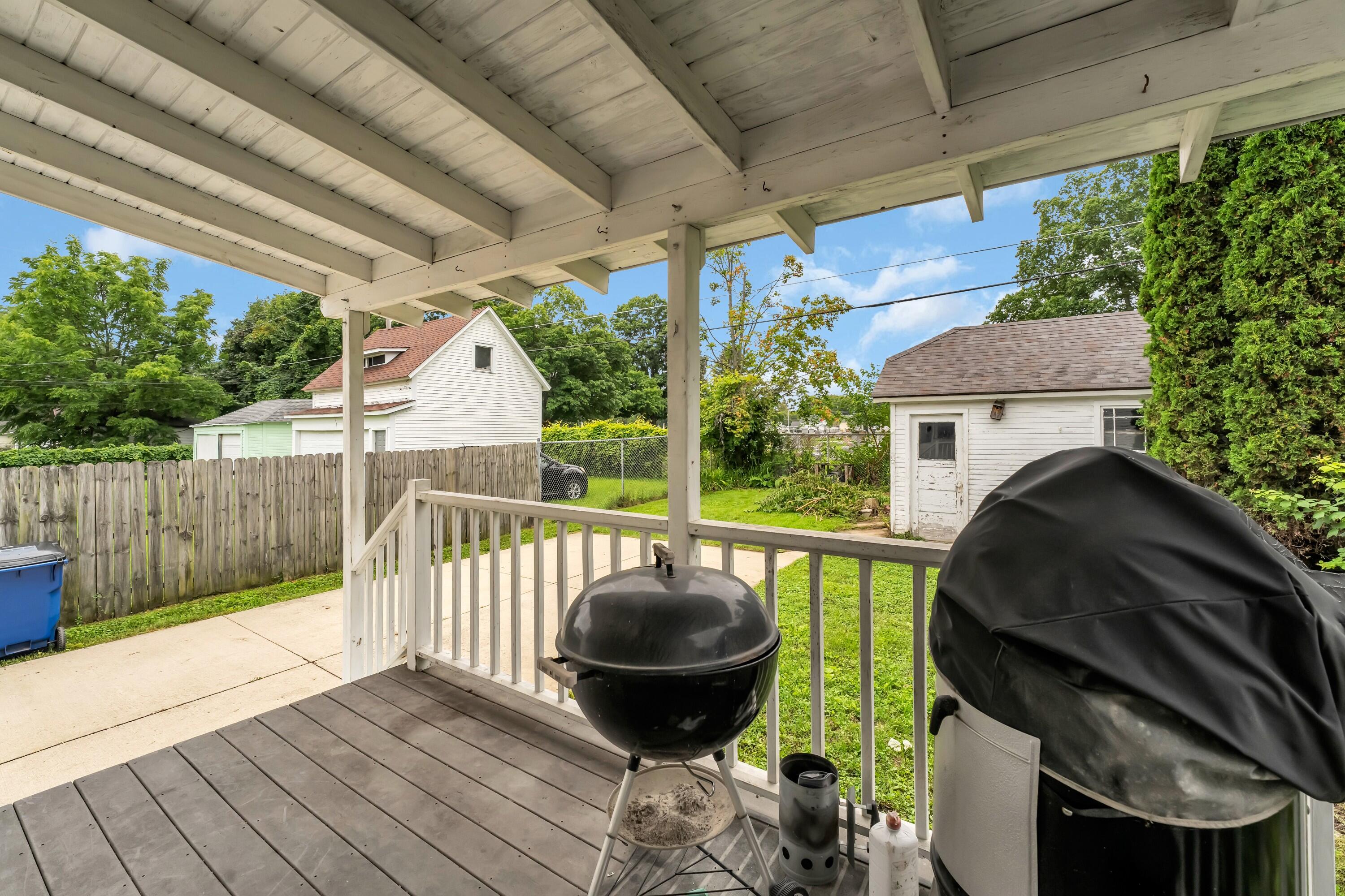 704 Belmont Avenue Racine, WI 53405 - Photo 40 of 42 Photo (40)