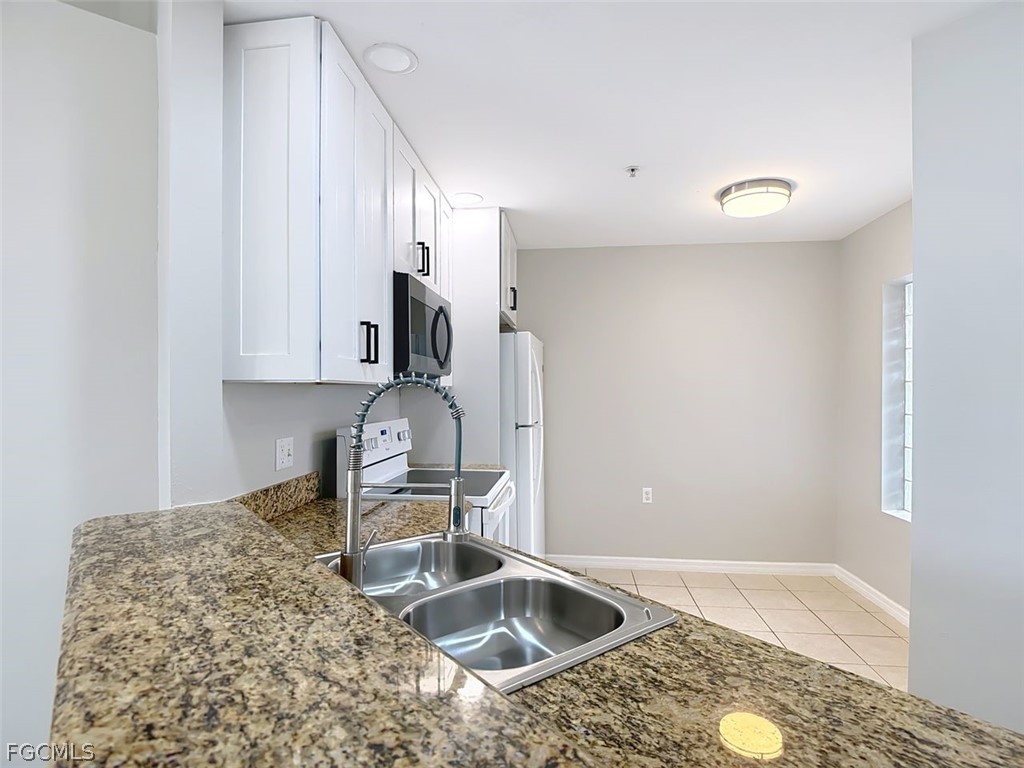 12151 Summergate Circle, Unit R101 Fort Myers, FL 33913 - Photo 5 of 48