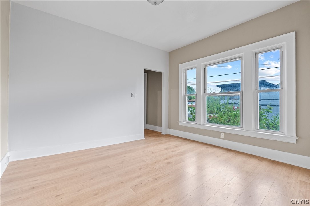 712 Oak Street Syracuse, NY 13203 - Photo 5 of 10