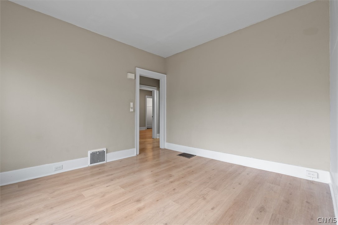 712 Oak Street Syracuse, NY 13203 - Photo 6 of 10