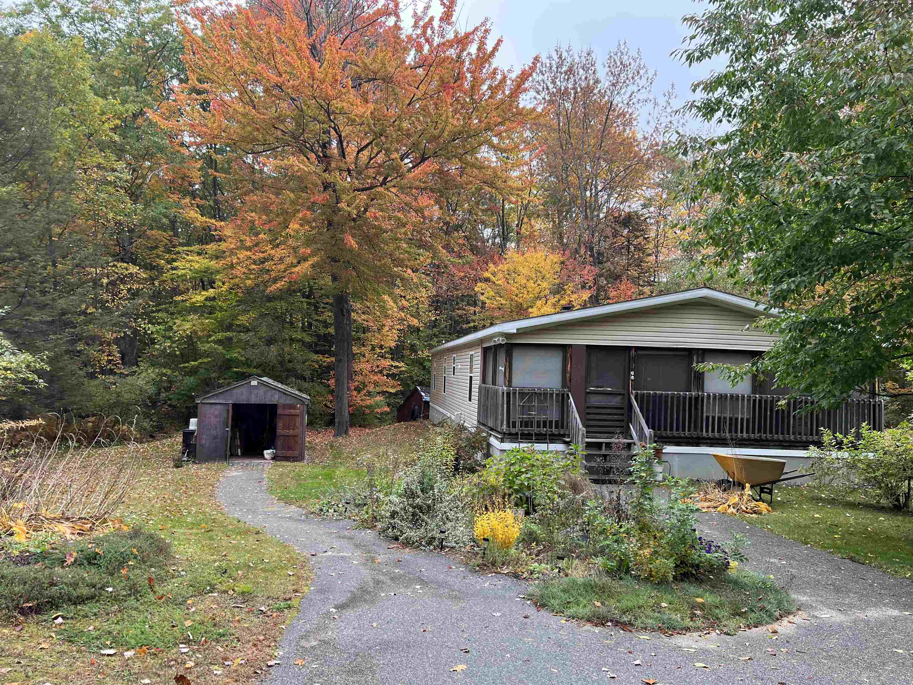 68 Mountain Road Bennington, NH 03442 - Photo 2 of 40