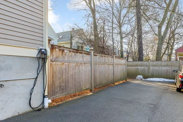 $6,850 | 368 Concord Avenue, Unit 1, Cambridge, MA 02138